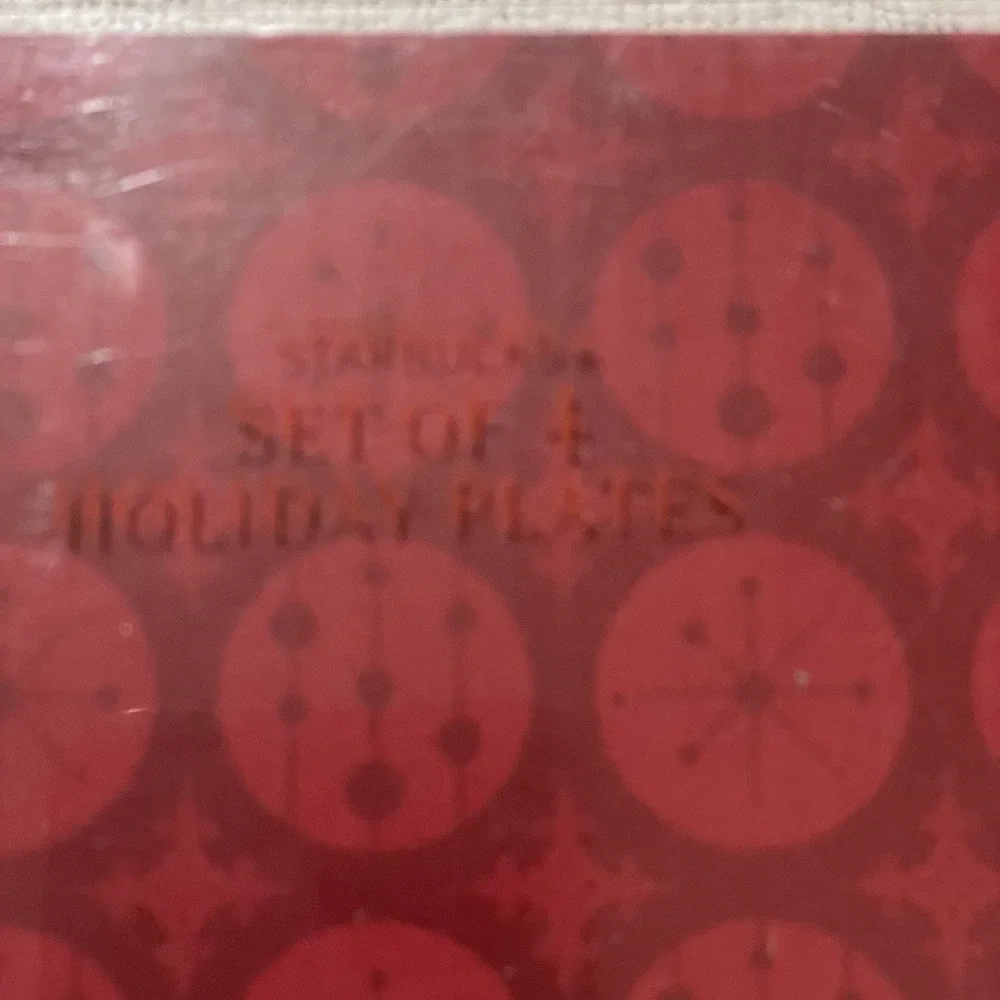 Starbucks Set of 4 small Serving Plates 2006  porcelain Red Green‎ NIB Christmas